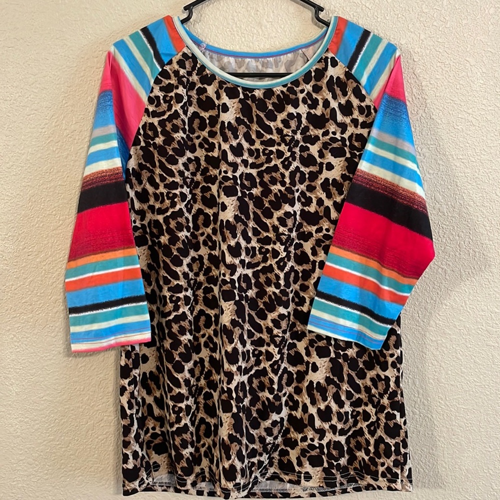 Super cute western style top!